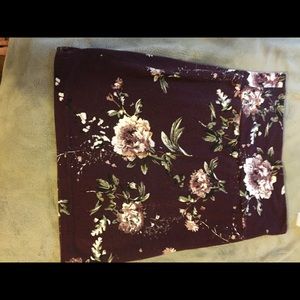 Maroon floral mini skirt